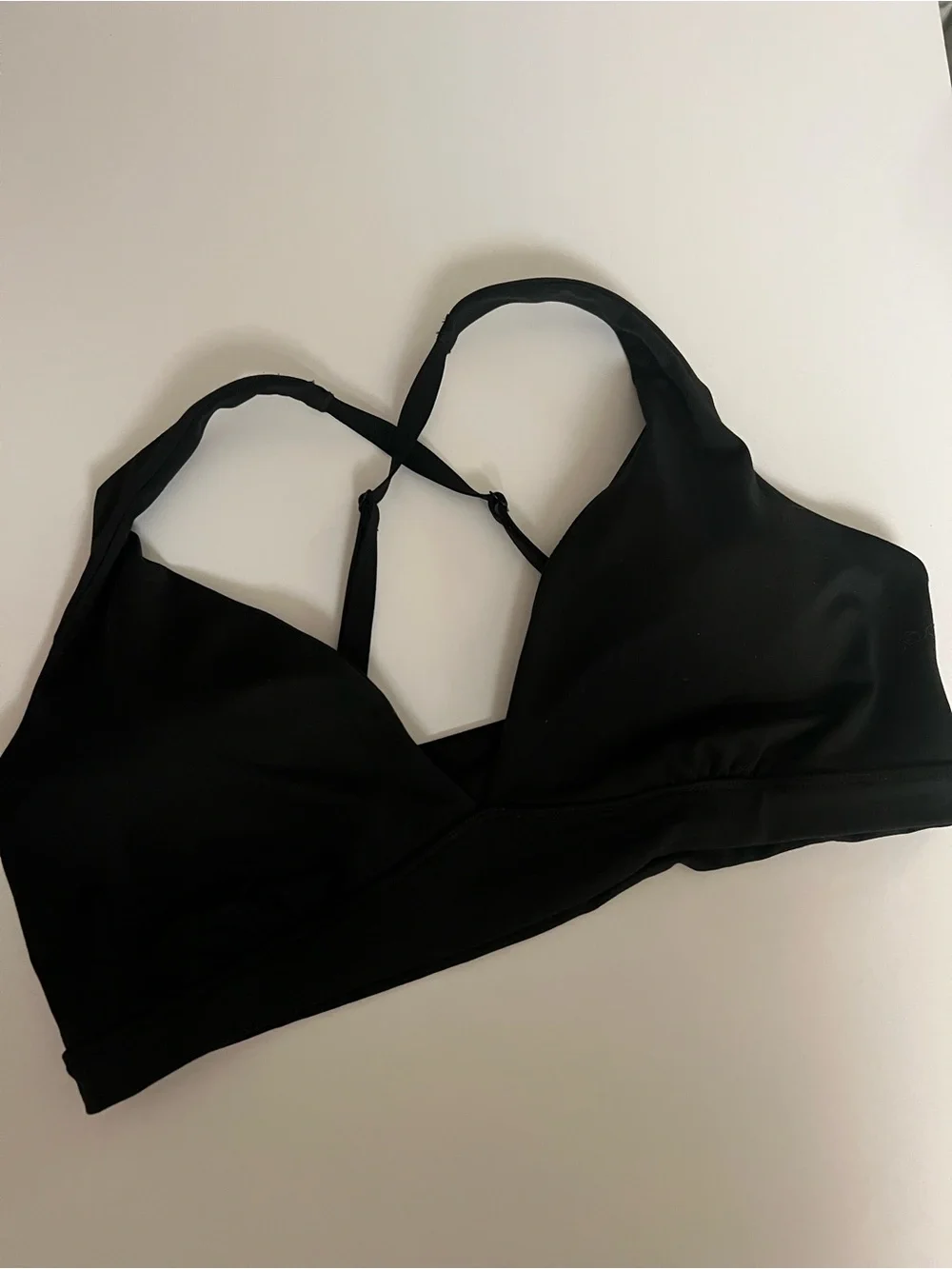 Victoria's Secret Black Wireless Bralette with Adjustable Straps pink relay